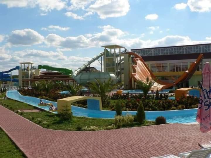 Family Hotel Bohemi II Primorsko Exterior foto