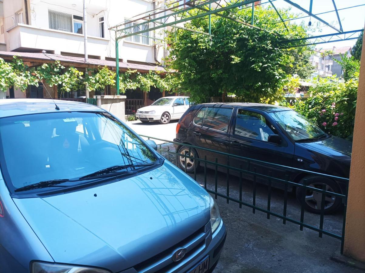 Family Hotel Bohemi II Primorsko Exterior foto
